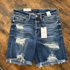 Judy Blue distressed denim shorts size M